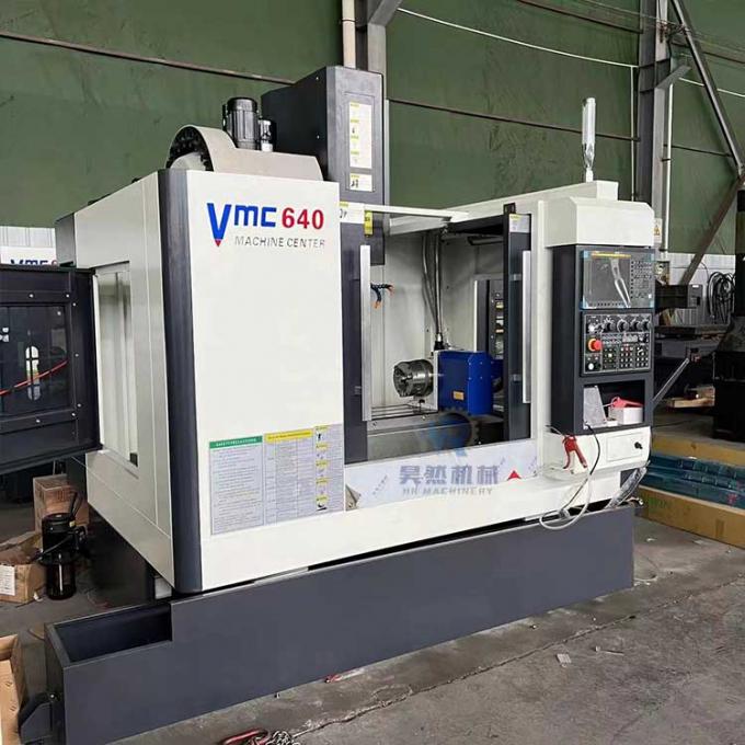 เครื่องจักร VMC640 ขนาดเล็ก สี่แกน CNC Vertical Machining Center 0