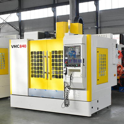 เครื่องกัดซีเอ็นซีแนวตั้ง VMC 4 แกนเครื่อง VMC840 สำหรับแม่พิมพ์พลาสติก