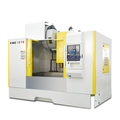 Fanuc Controller Vmc เครื่องเจาะ 4 แกนเครื่องแมชชีนนิ่งเซ็นเตอร์แนวตั้งใหม่ VMC1370