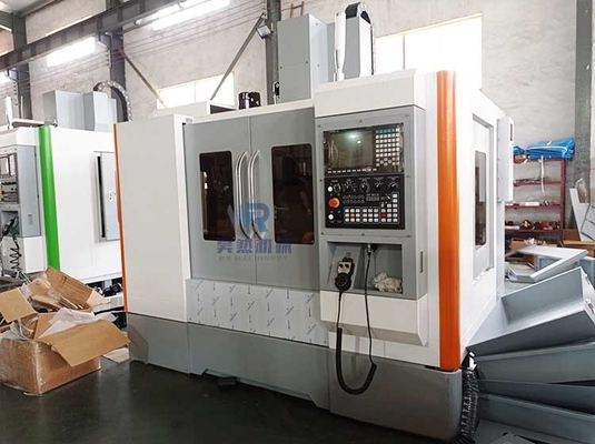 ศูนย์เครื่องจักรกลซีเอ็นซีแนวตั้งเหล็ก VMC850 เครื่องกัดซีเอ็นซีโลหะ