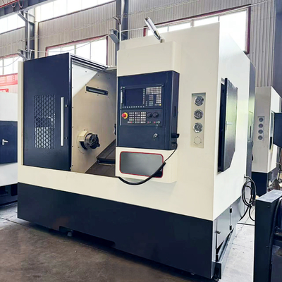 เครื่องหมุน CNC ขนาด 700 มิลลิเมตร Z Axis Travel พร้อมเครื่องถือเครื่องมือ 12 สถานี 8 "Hydraulic Chuck Workpieces